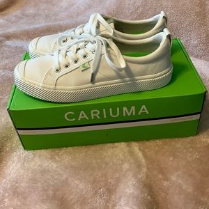 Cariuma white sneakers